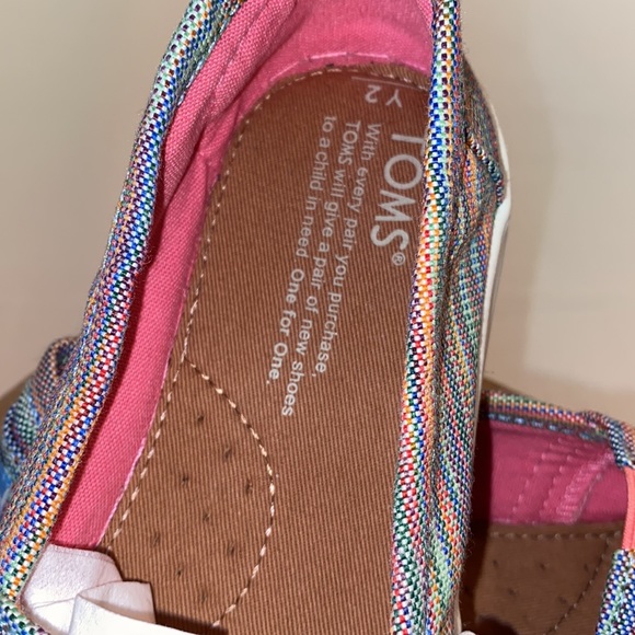 NEW Toms Kids shoe - Picture 4 of 4